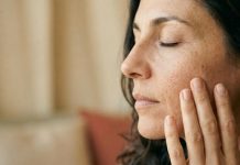 Esfoliazione viso: come farla bene, ogni quanto e con quale acido
